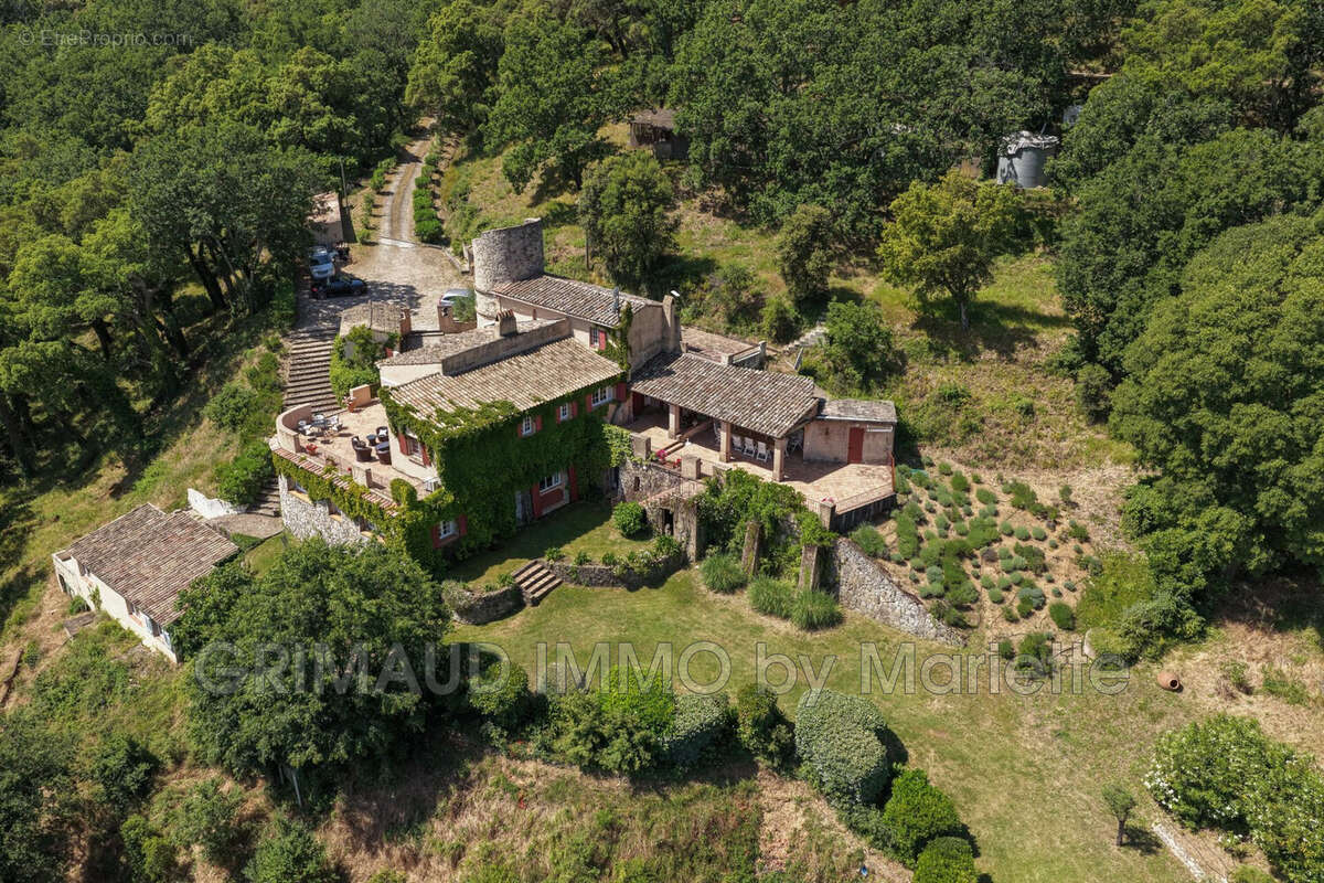 Maison à LA GARDE-FREINET