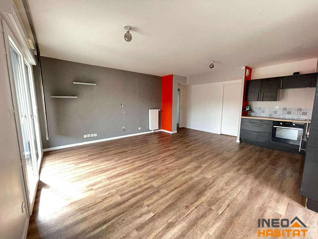 Appartement à LA MEZIERE