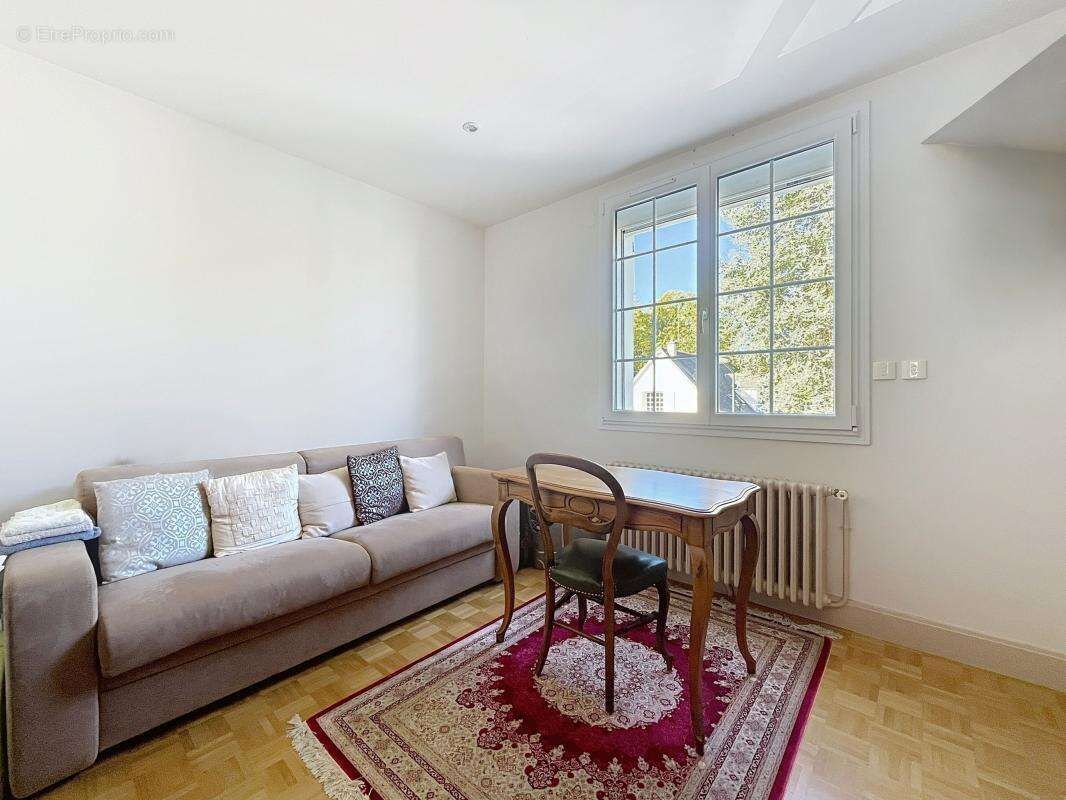 Maison à SAINT-CYR-SUR-LOIRE