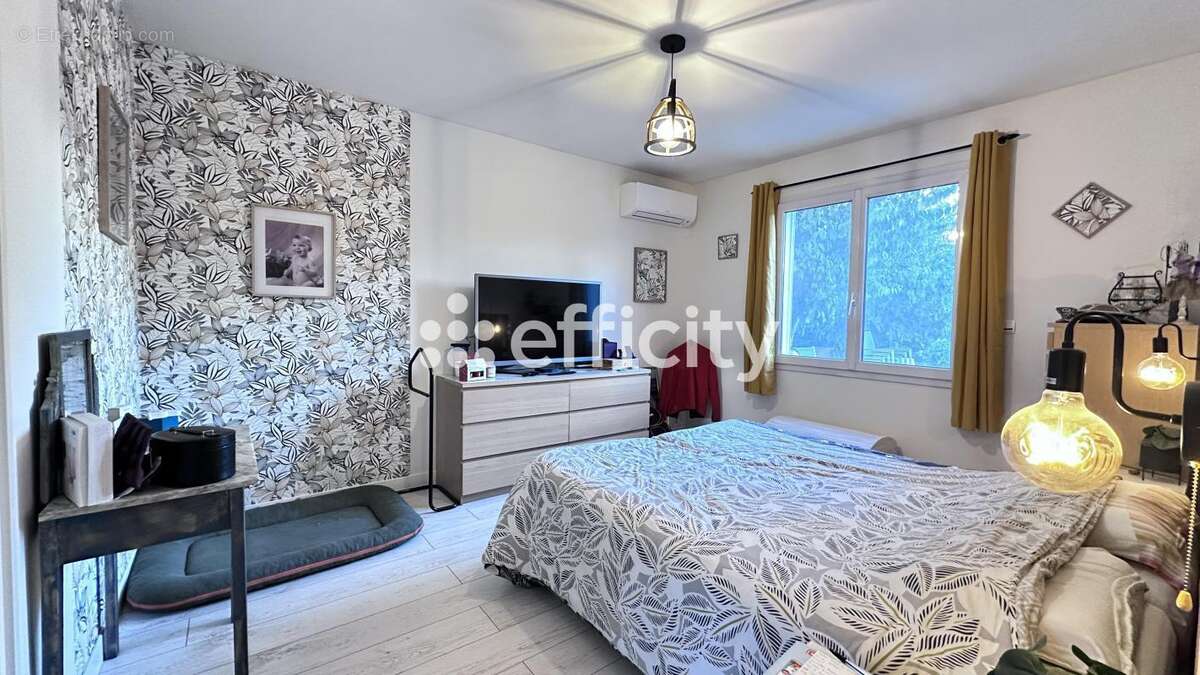 Maison à SAINT-PAUL-TROIS-CHATEAUX