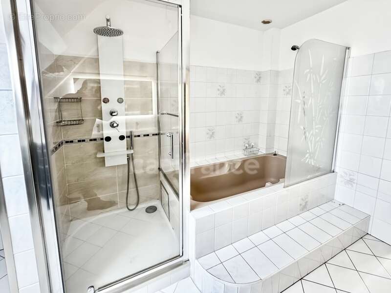 Maison à LE RELECQ-KERHUON