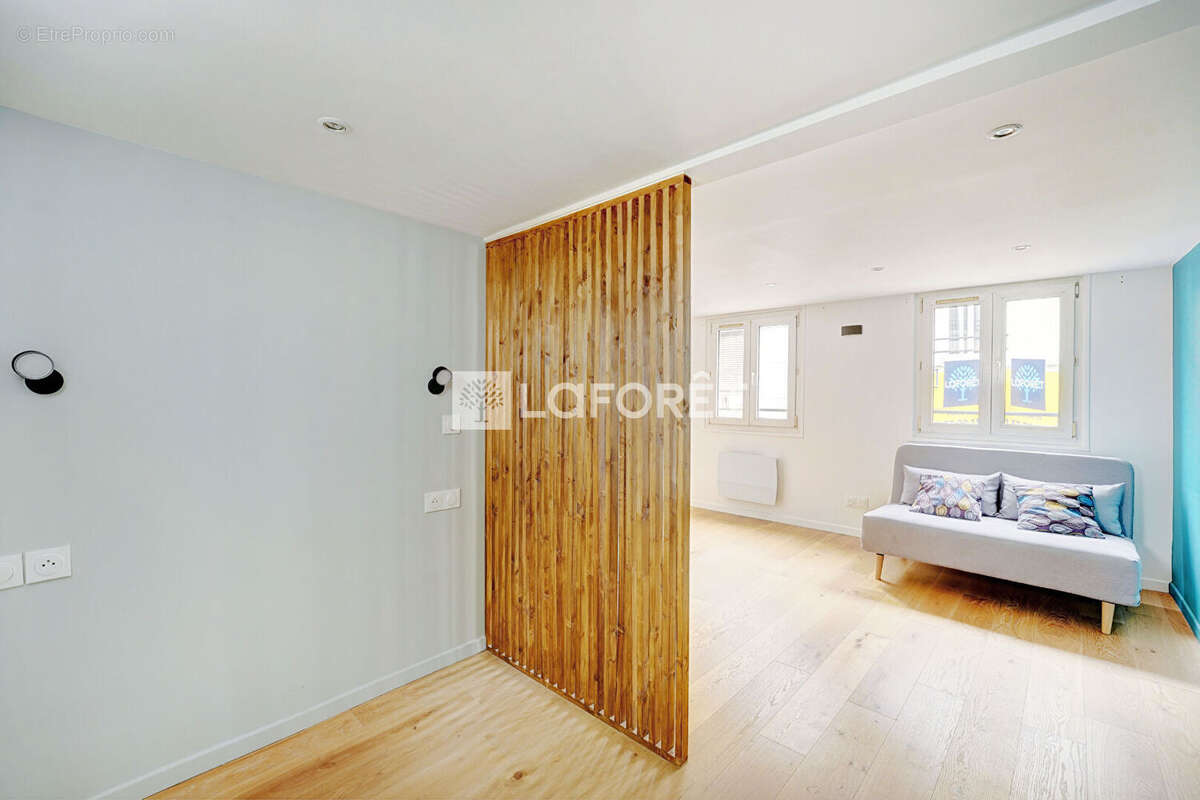 Appartement à PARIS-14E