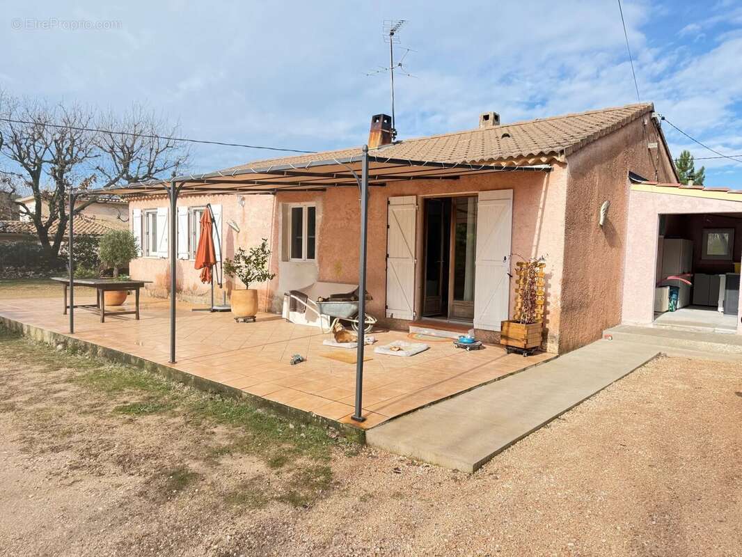 Maison à SAINTE-ANASTASIE-SUR-ISSOLE