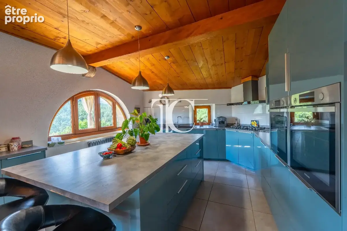 Mas de charme de 300 m² habitables sur 1,5 hectare arboré - photo 9