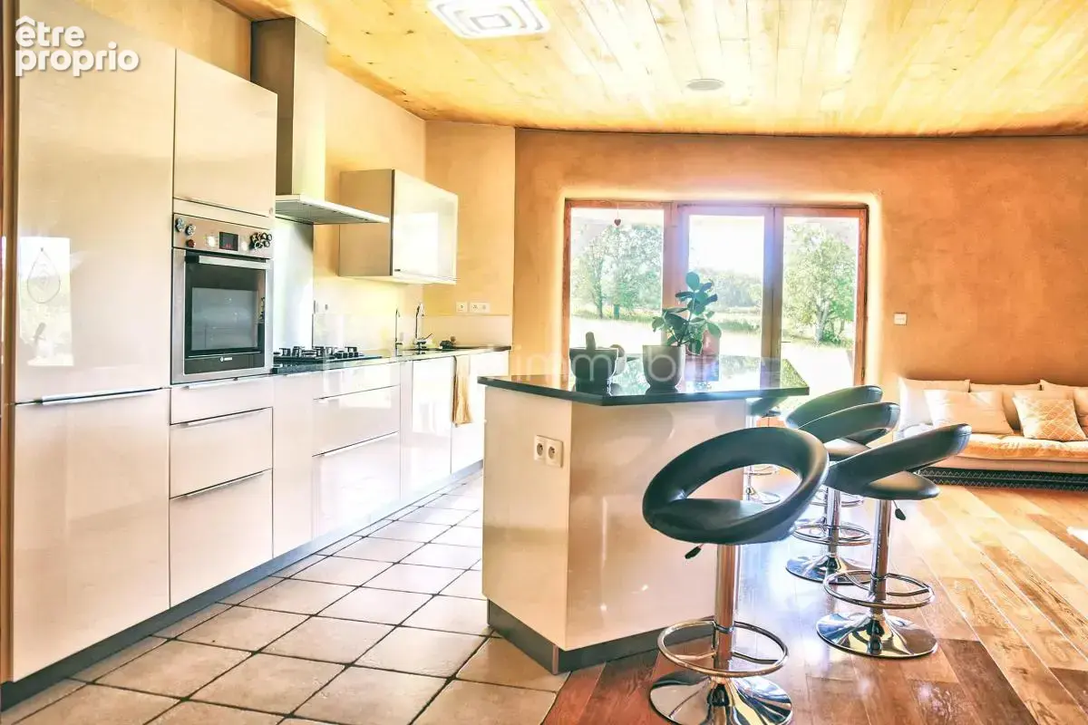 Maison contemporaine écologique avec piscine naturelle au cœur de la nature - photo 8