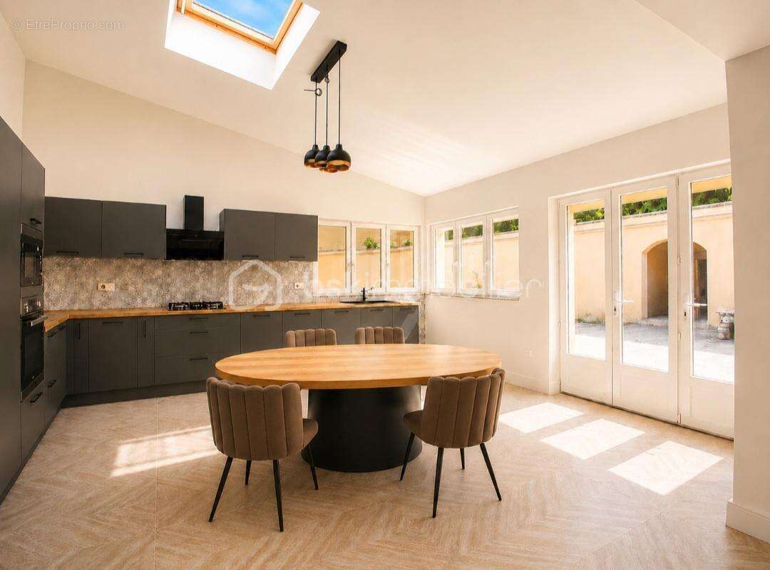Demeure de caractère du XVIII siècle avec appartement indépendant - photo 2