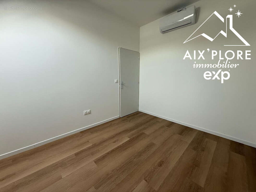Appartement à YENNE