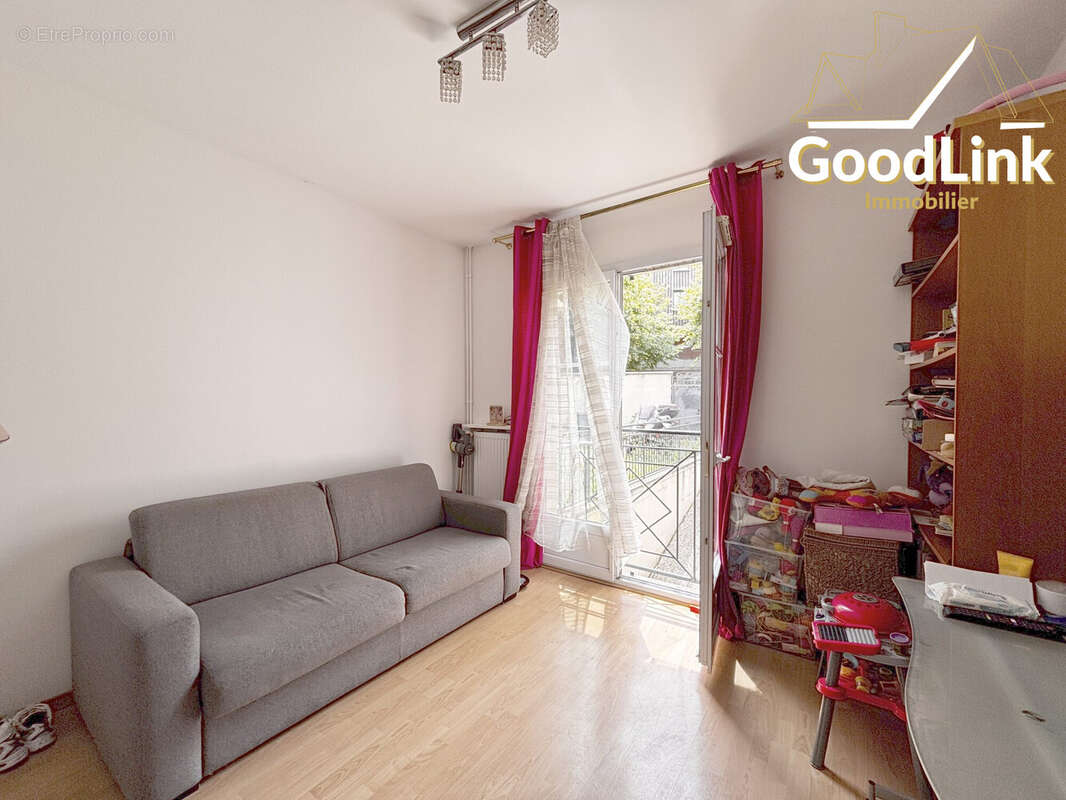 Maison 200 m² à Romainville  - photo 9