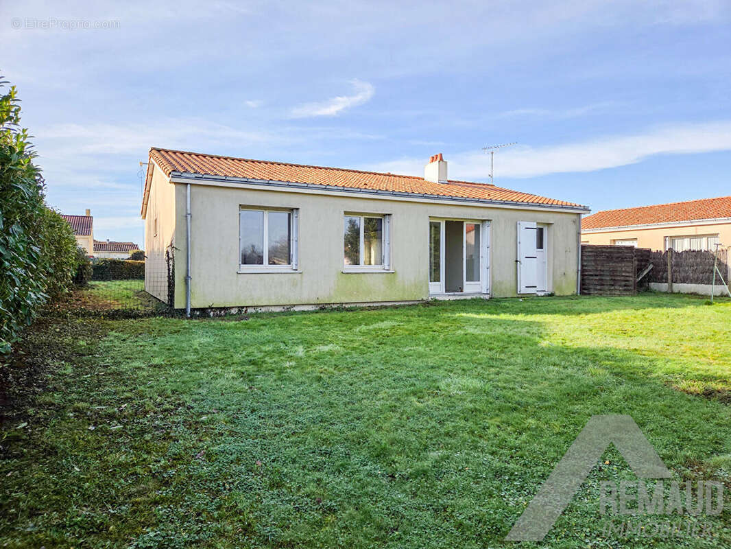 Maison à LA GENETOUZE