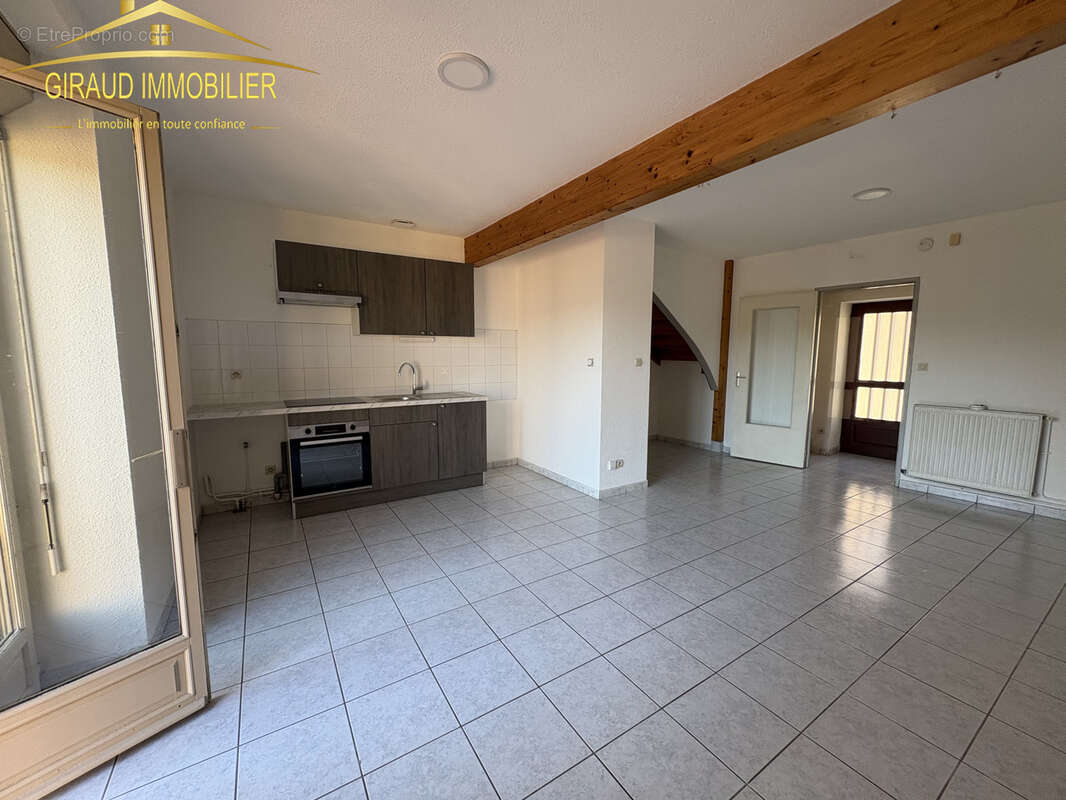 Appartement à CHARLIEU