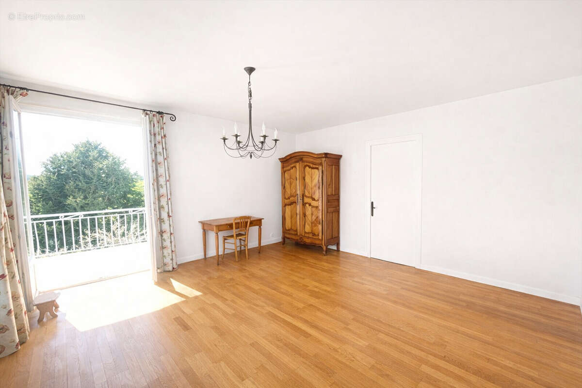Maison à PERIGNEUX