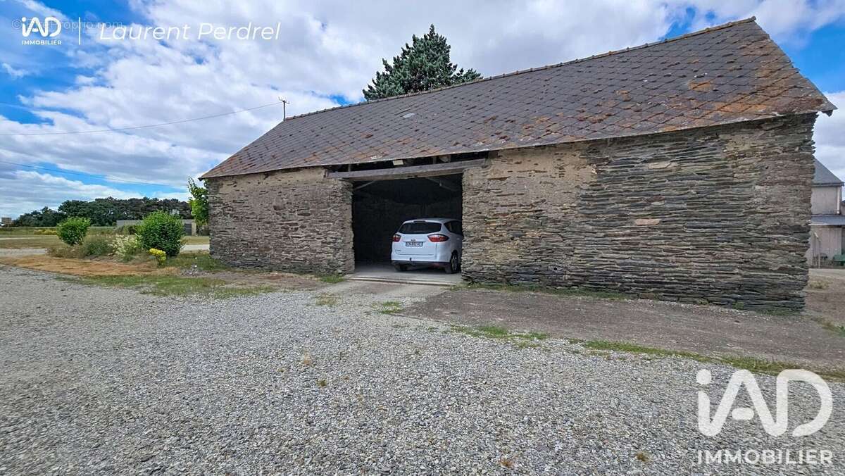 Maison 226 m² à Sainte-Marie  - photo 3