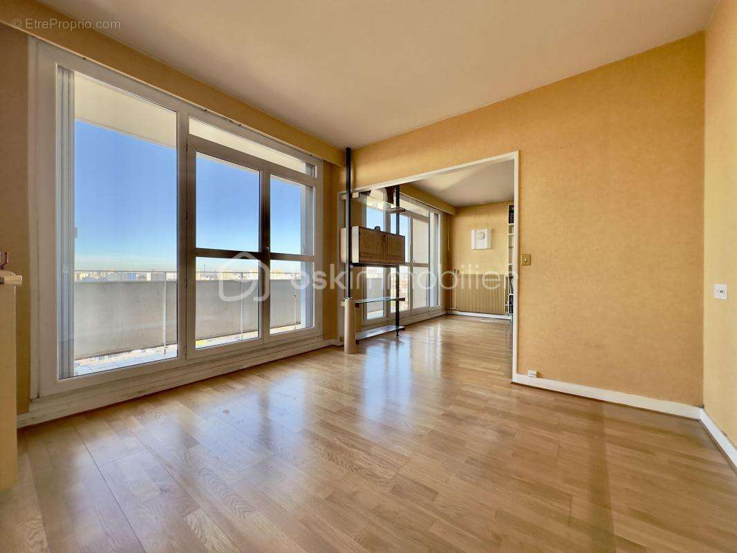 Appartement à STAINS