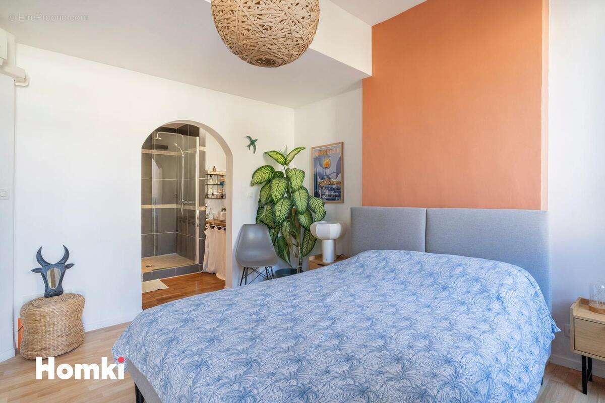 Appartement à MARSEILLE-6E