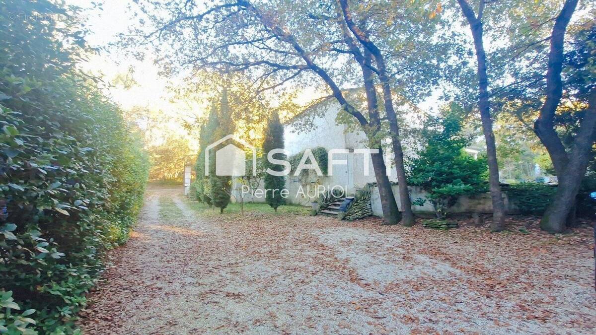 Photo 1 - Maison à MENERBES