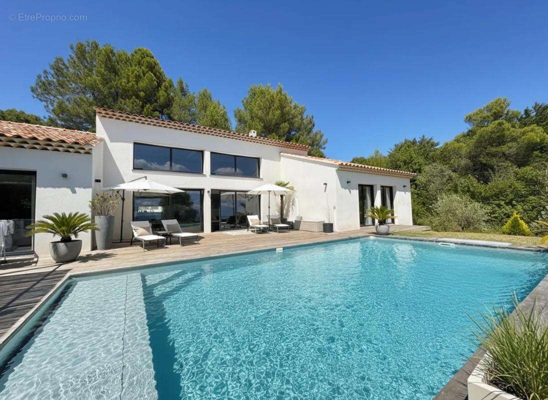 Maison à MONTFURON