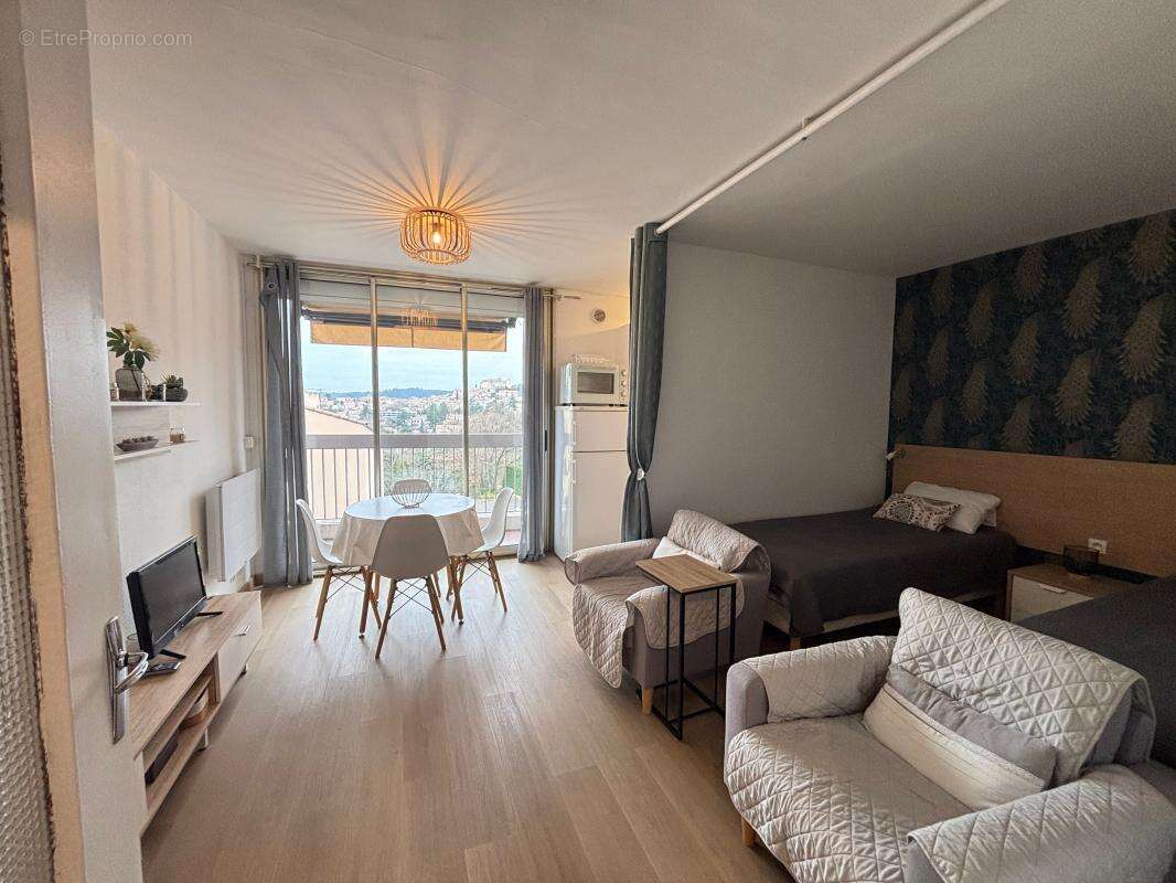 Appartement à GREOUX-LES-BAINS