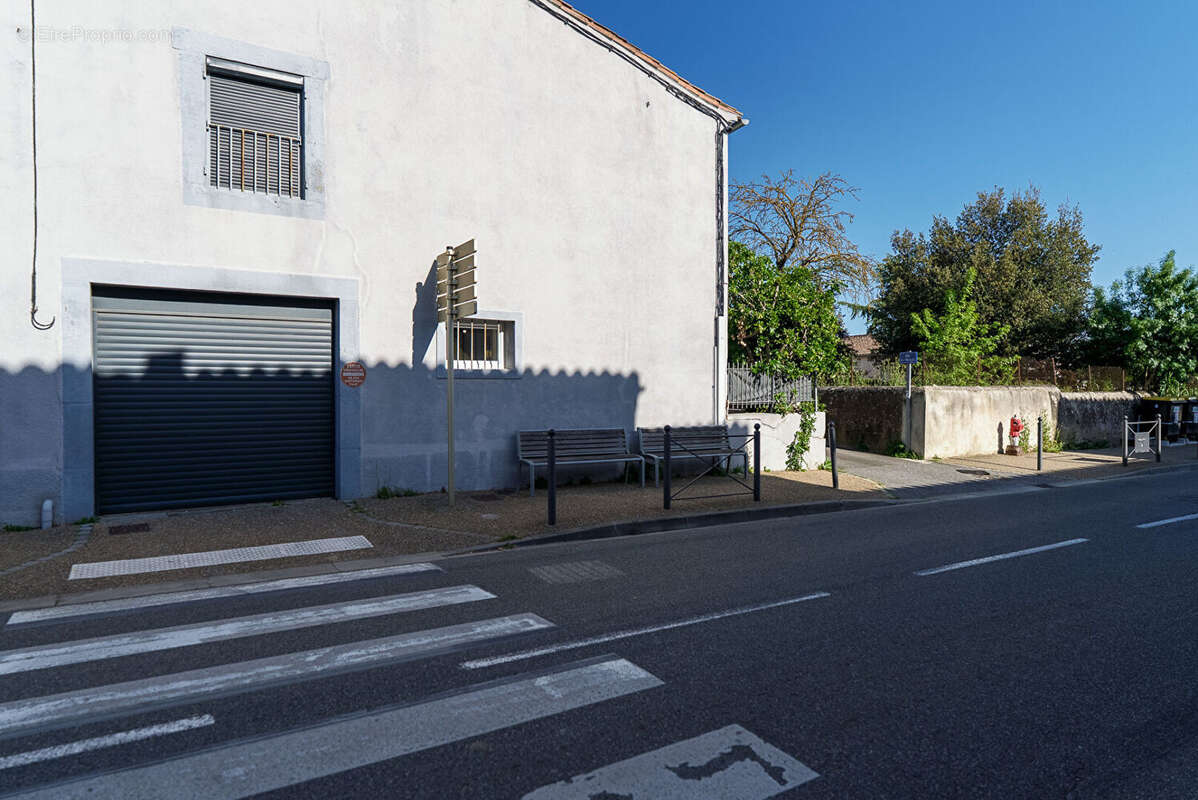 CARCASSONNE - VILLEGAILHENC  Villa T5  148m²  (113m² Hab.) avec garage et grand jardin arboré - photo 2