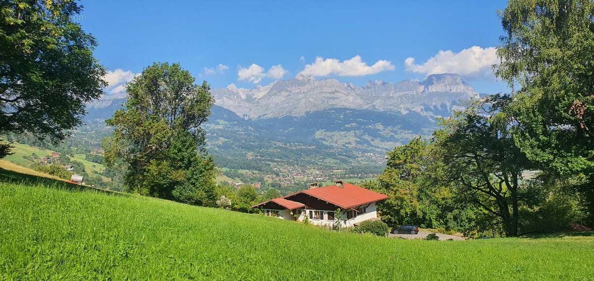 Terrain à SAINT-GERVAIS-LES-BAINS