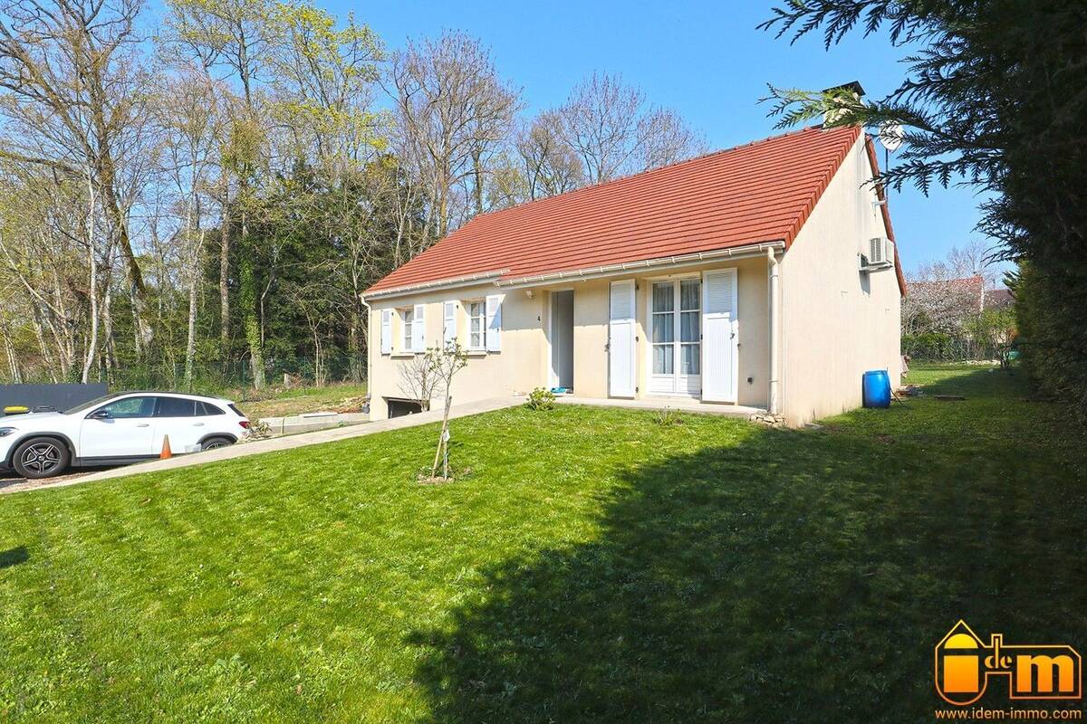 Maison à MEREVILLE