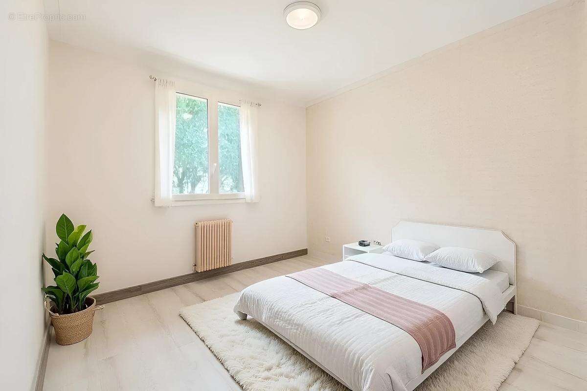 Maison à SAINTE-SOULLE