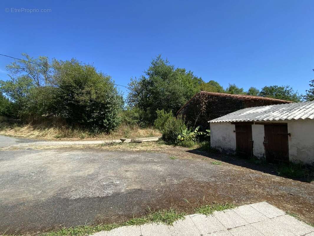 Jolie maison située dans un hameau avec jardin et garage - photo 13