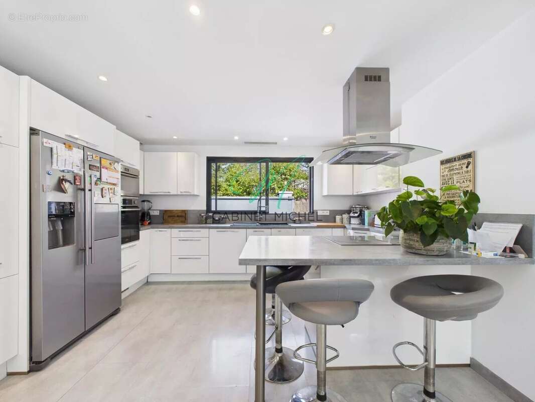 Maison à ROQUEFORT-LES-PINS