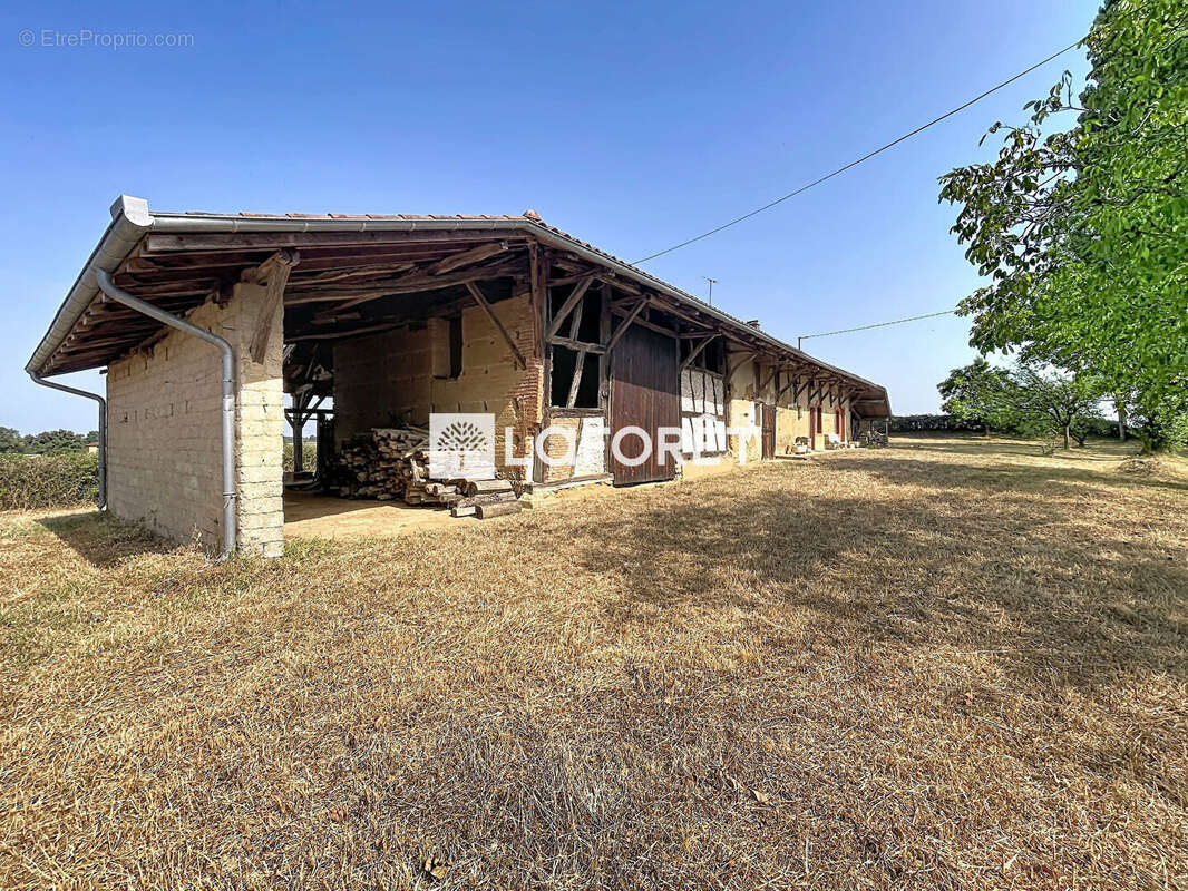 Maison Pirajoux 4 pièce(s) 112m2 - photo 2