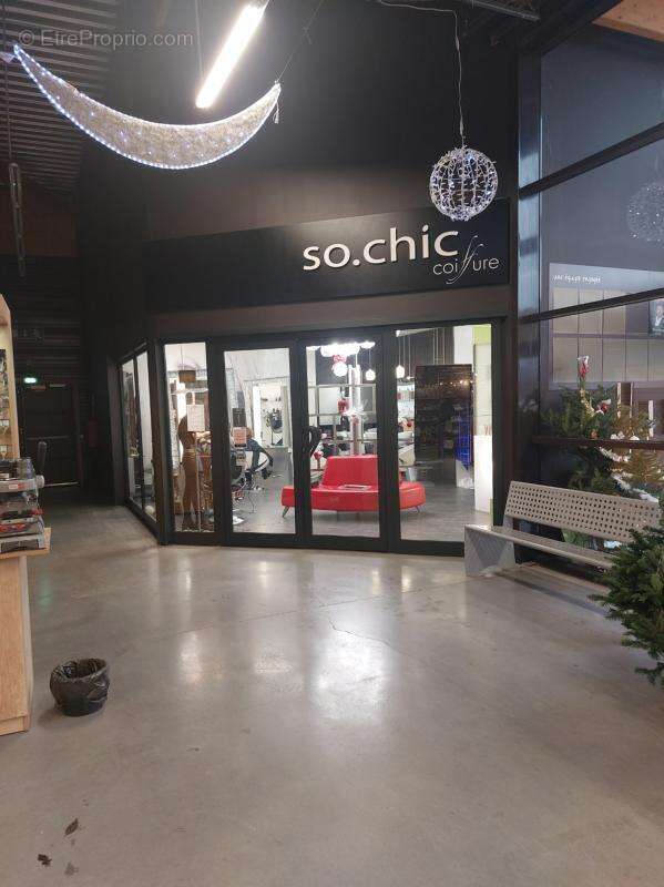 Commerce à VINON-SUR-VERDON