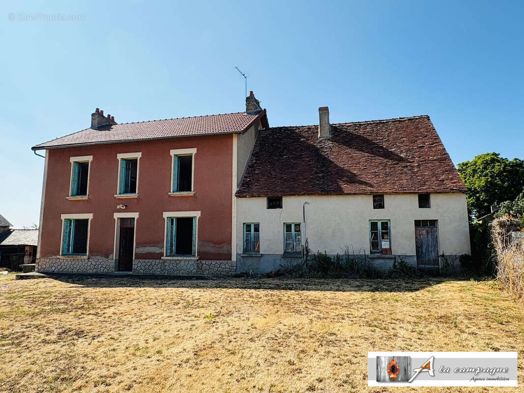 Maison 171 m² à Saint-Julien-La-Genete  - photo 5