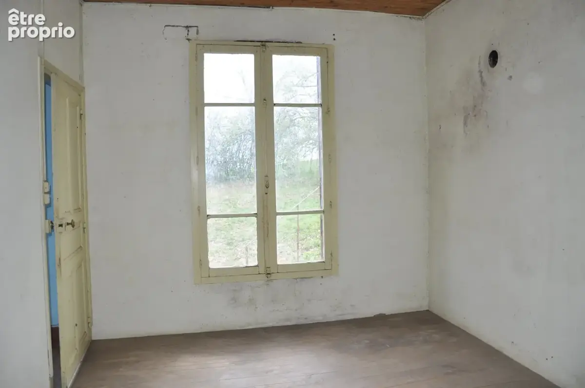 Petite maison des années 30, de 39,40 m2 au sol, avec combles aménageables, sur un terrain de 952 m2 plats. - photo 2