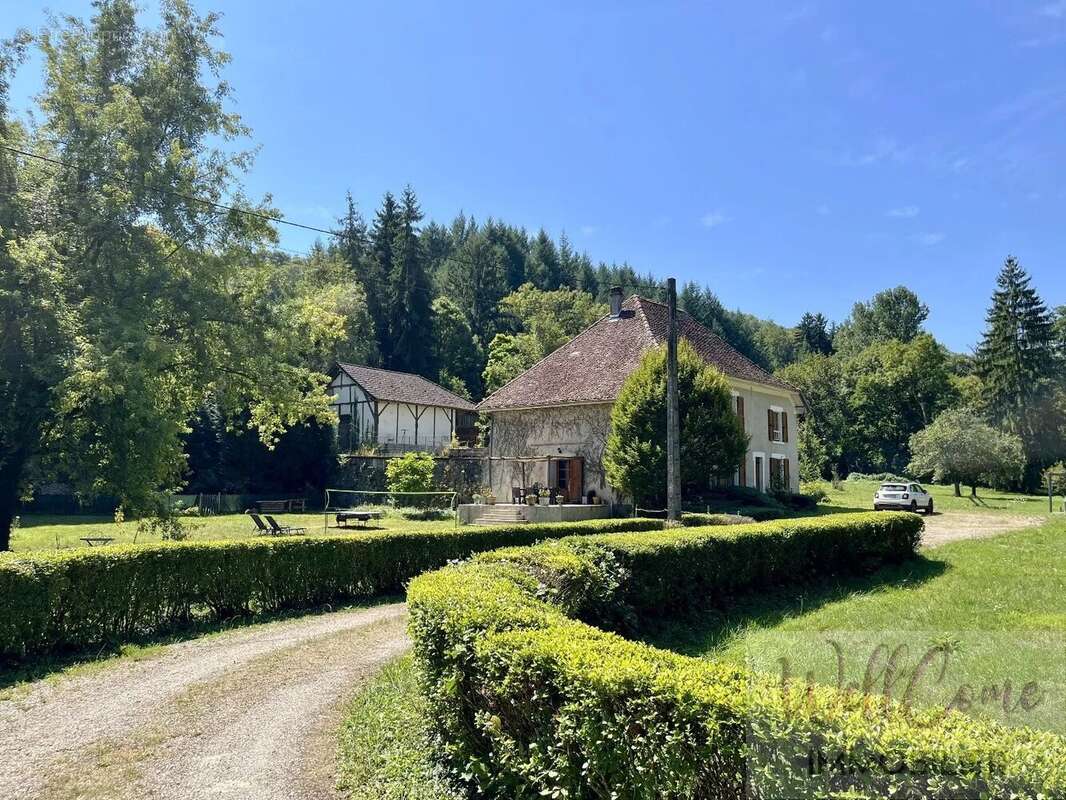 Maison à SAINT-GEOIRE-EN-VALDAINE