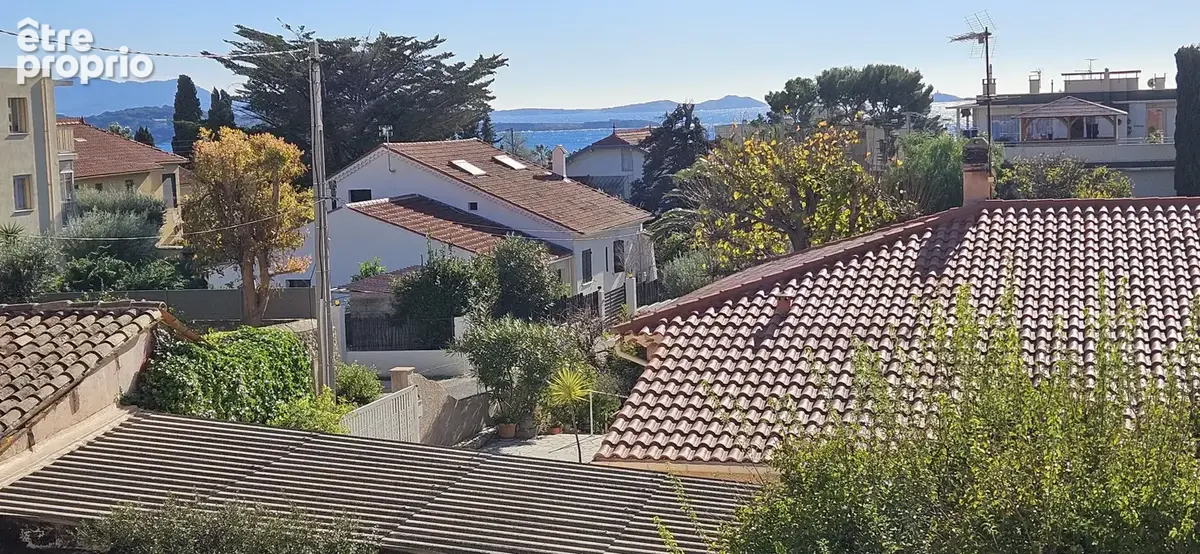 T2 lumineux de 49 m2 avec terrasse plein sud à Bandol   proche port et plages - photo 2