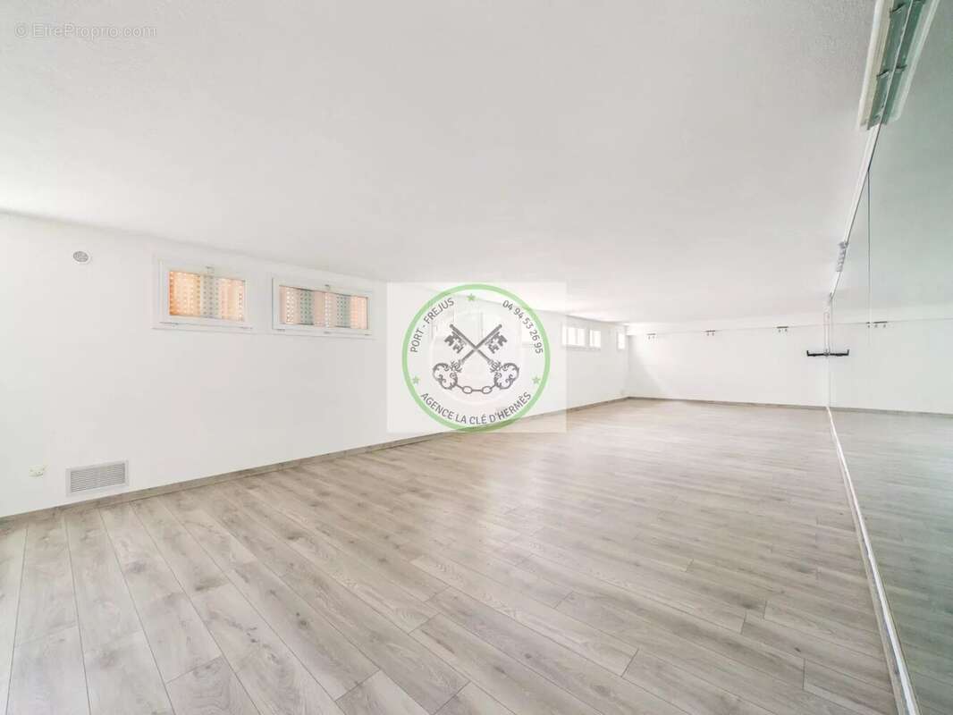 Commerce à SAINT-RAPHAEL