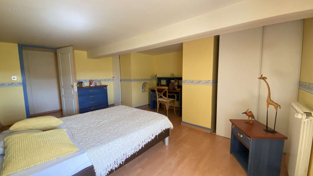 Maison à SAINT-FORT-SUR-GIRONDE