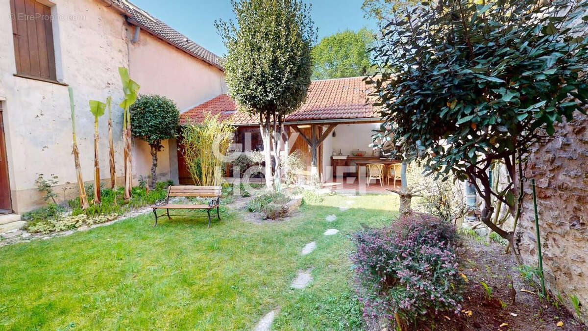 Maison à BALLAINVILLIERS