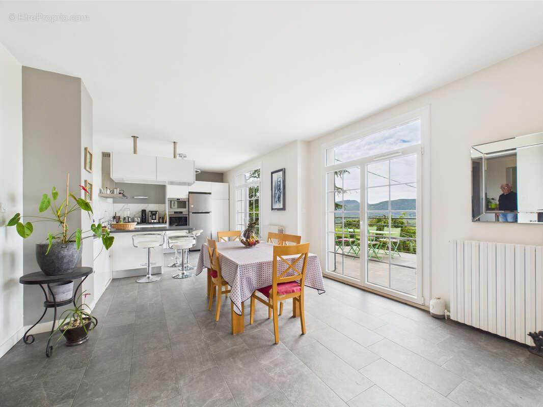 Maison à CHINDRIEUX