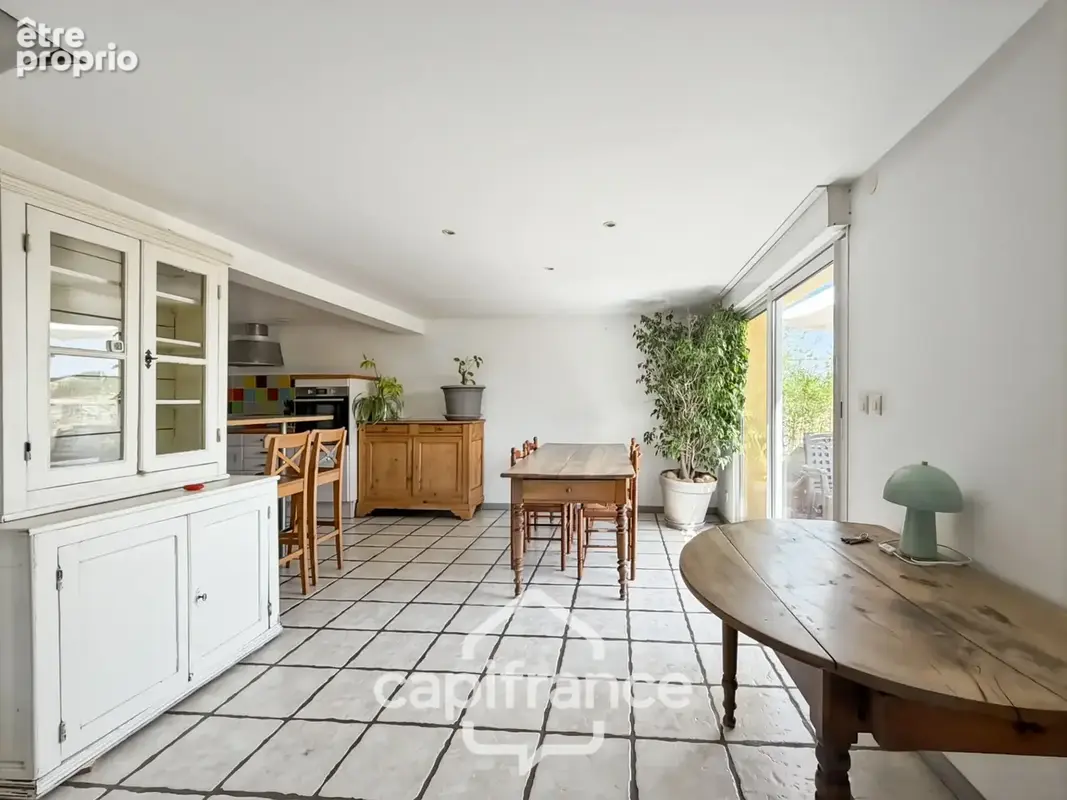 Chanas – Une maison familiale au cœur d'un environnement naturel privilégié composée de 6 pièces - photo 16