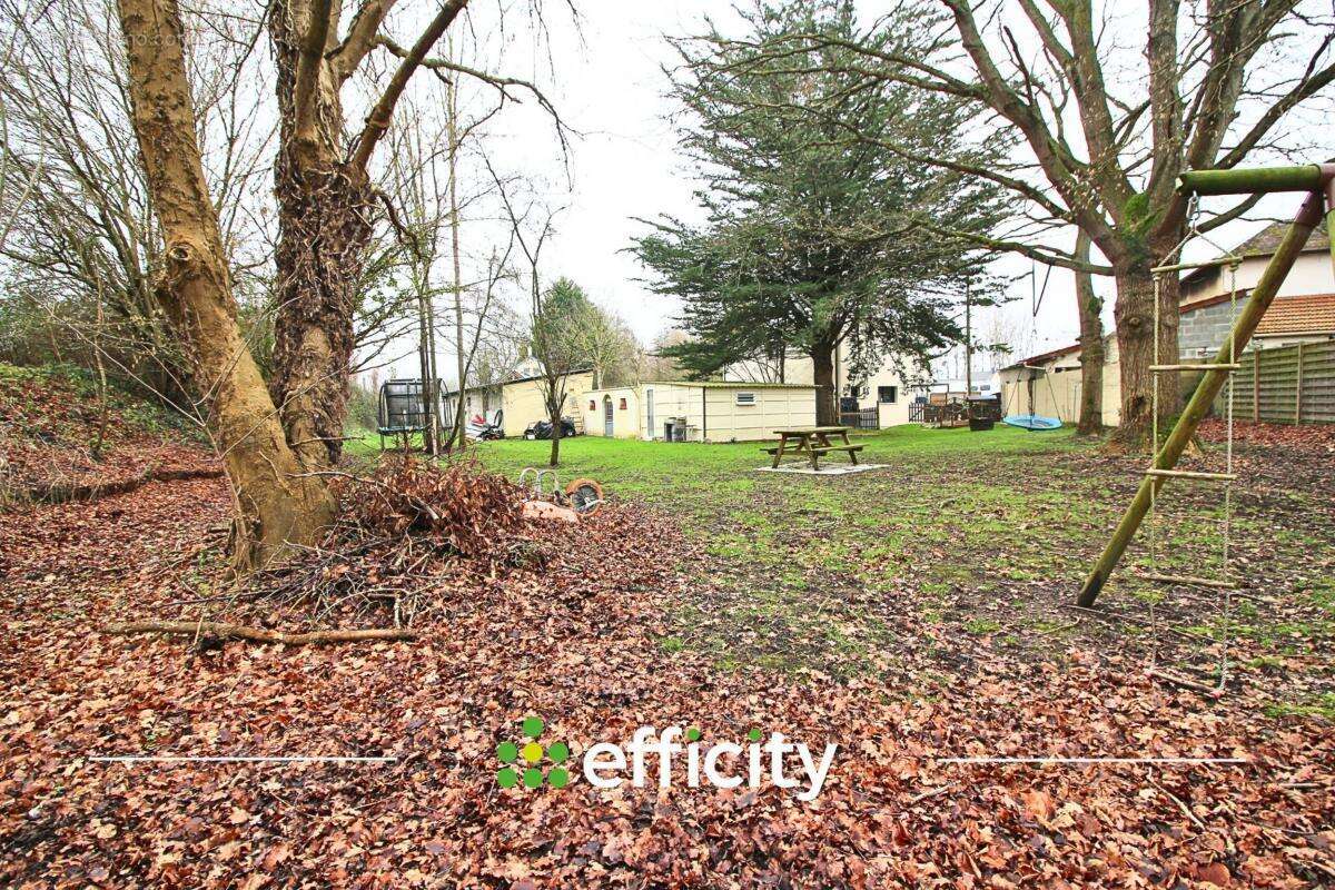 Maison à MEZIDON-CANON