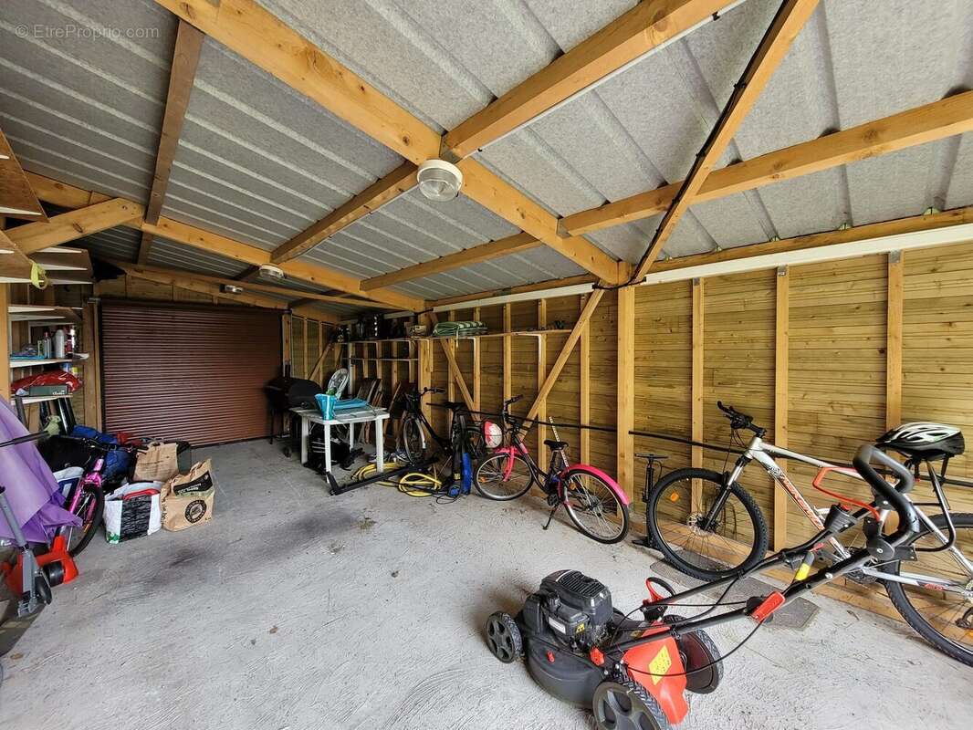 Maison à AVESNES-SUR-HELPE