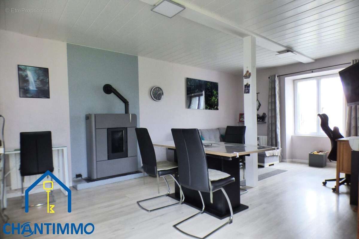 Maison à LA CAILLERE-SAINT-HILAIRE