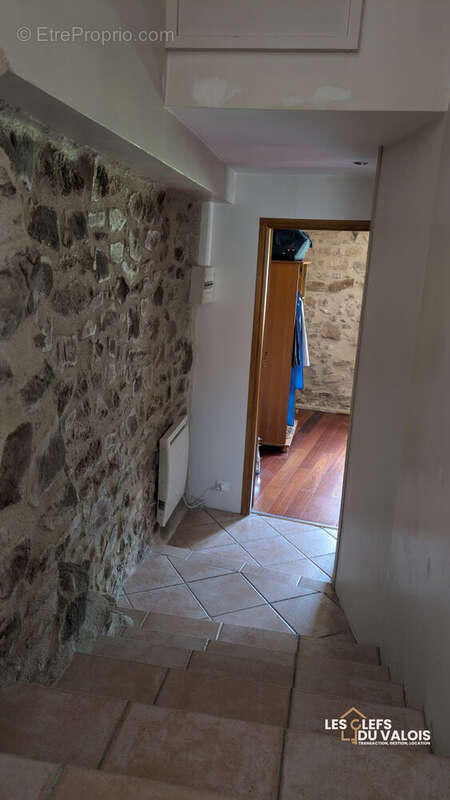 COULOIR ACCES CHAMBRE RDC - Maison à CREPY-EN-VALOIS