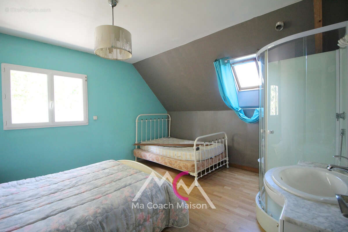 STE ANNE SUR BRIVET proche bourg, Maison d'environ 123m2 avec studio - photo 10