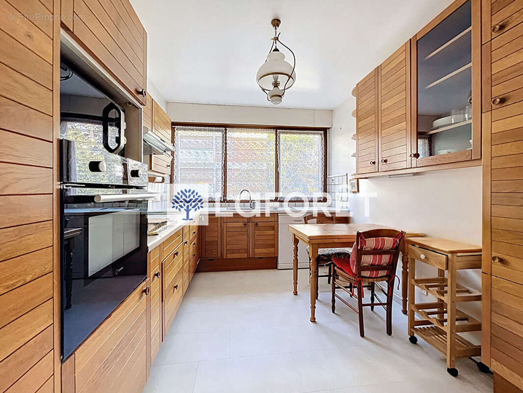 Appartement à L'ETANG-LA-VILLE