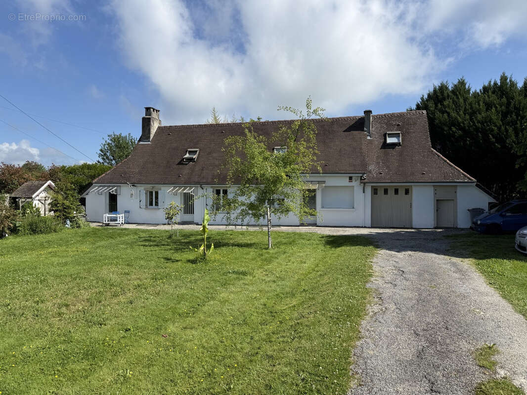 Maison à SAINT-GERMAIN-LES-BELLES