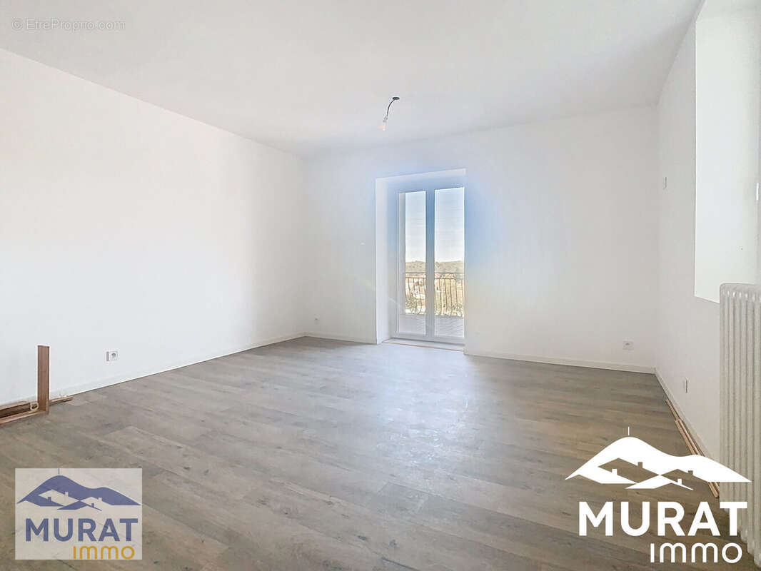 Maison à AUZAT-LA-COMBELLE