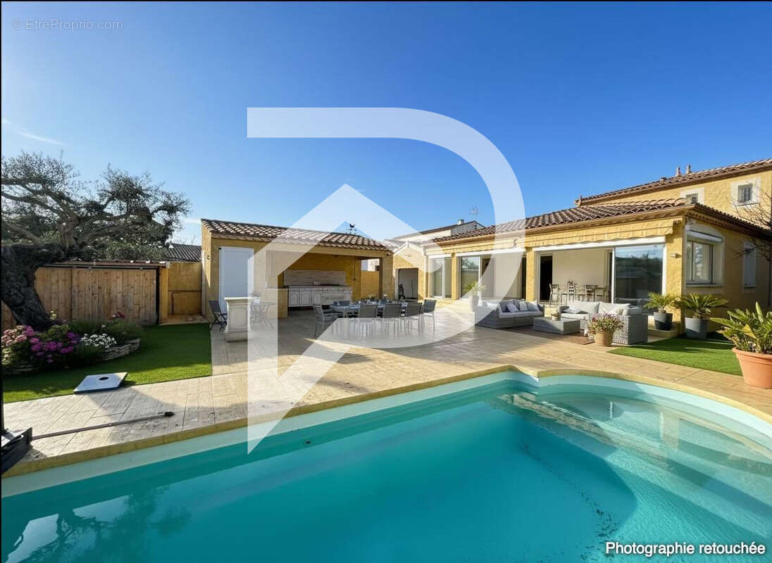 Maison à SAINT-LAURENT-D'AIGOUZE