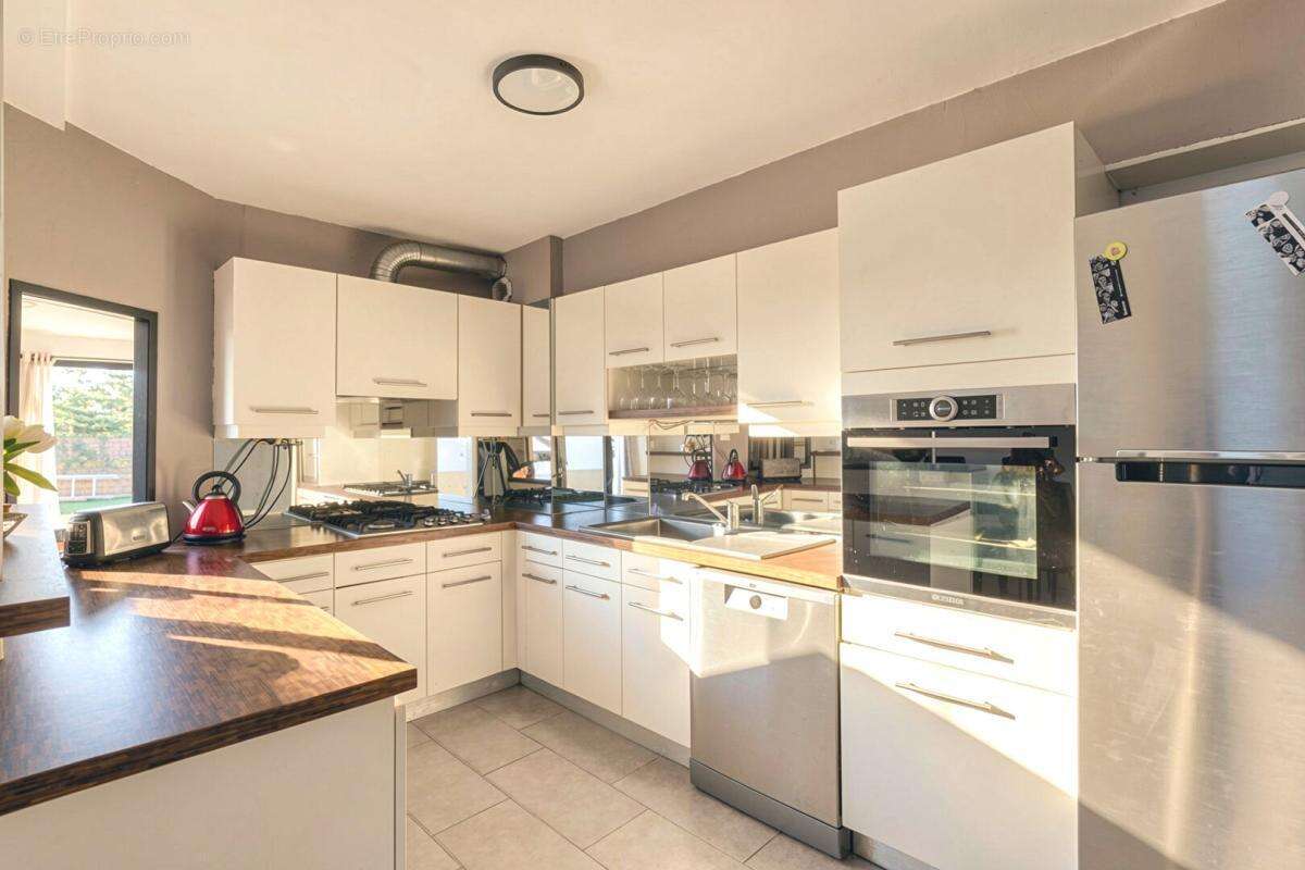 EXCLUSIVITE - Francheville (69) - Maison 5 pièce(s) 111 m2 - photo 5