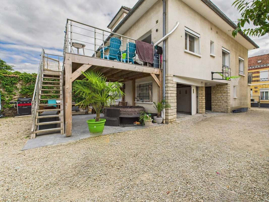 Maison 235 m² à Romilly-Sur-Seine  - photo 2