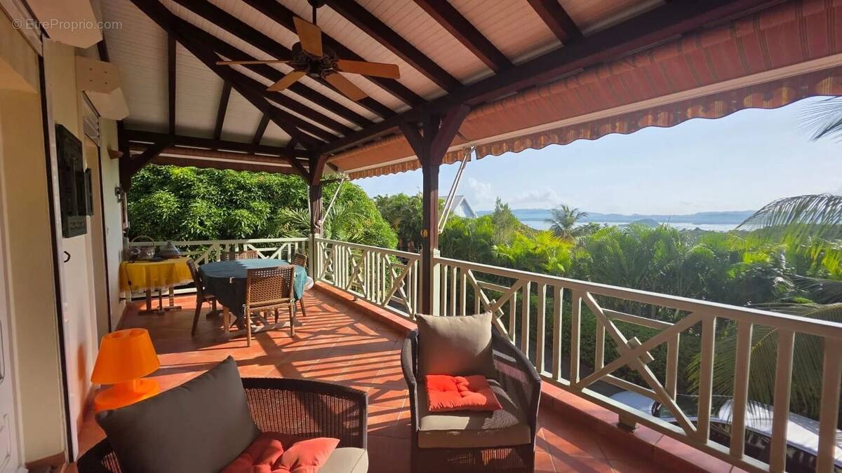 Maison à LES TROIS-ILETS